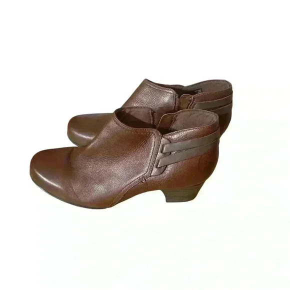 Clarks Tan Leather Ankle Boots Size 8.5M - Picture 1 of 8